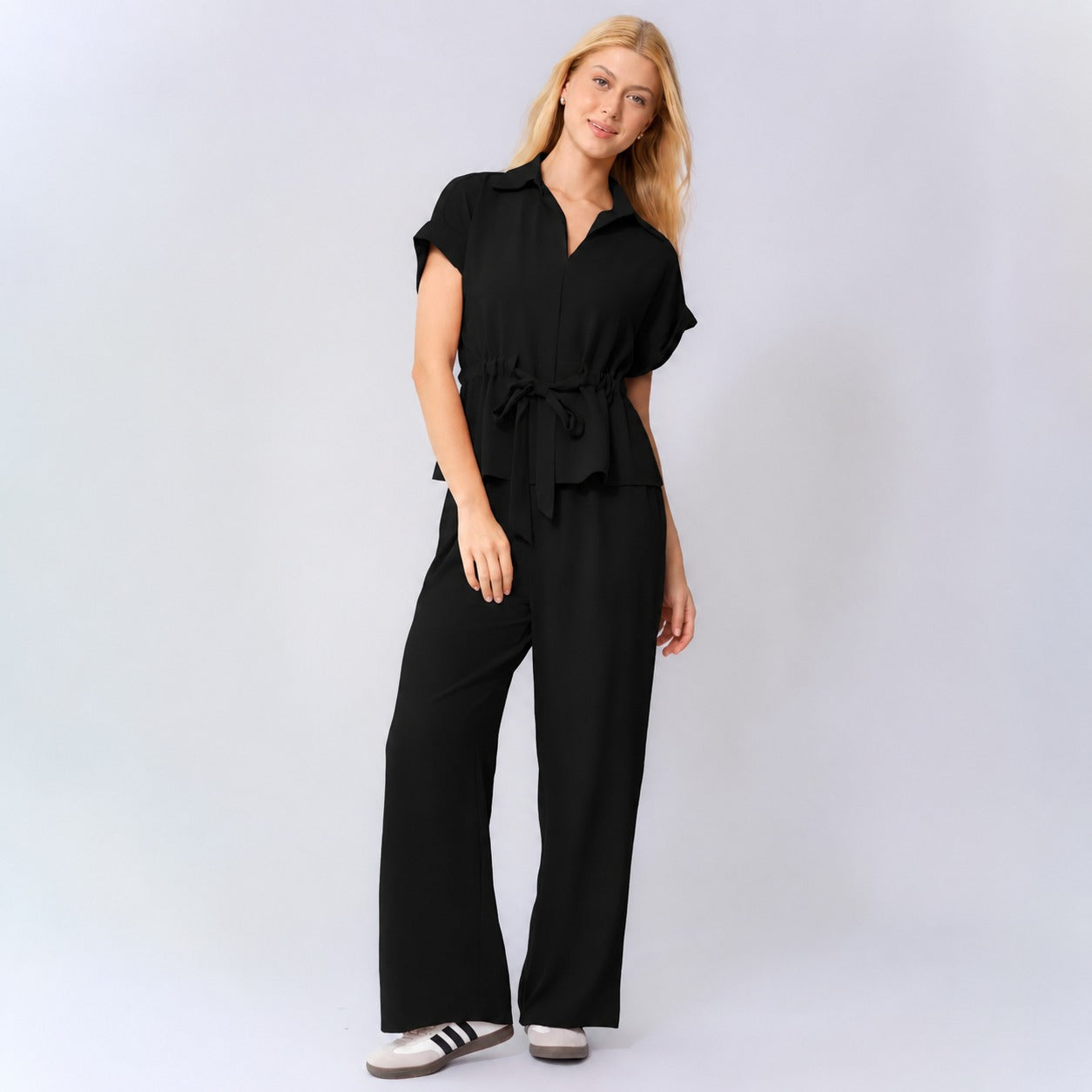 Zweiteiler Marlena™ mit Oberteil mit Bindegürtel und weiter Hose.
