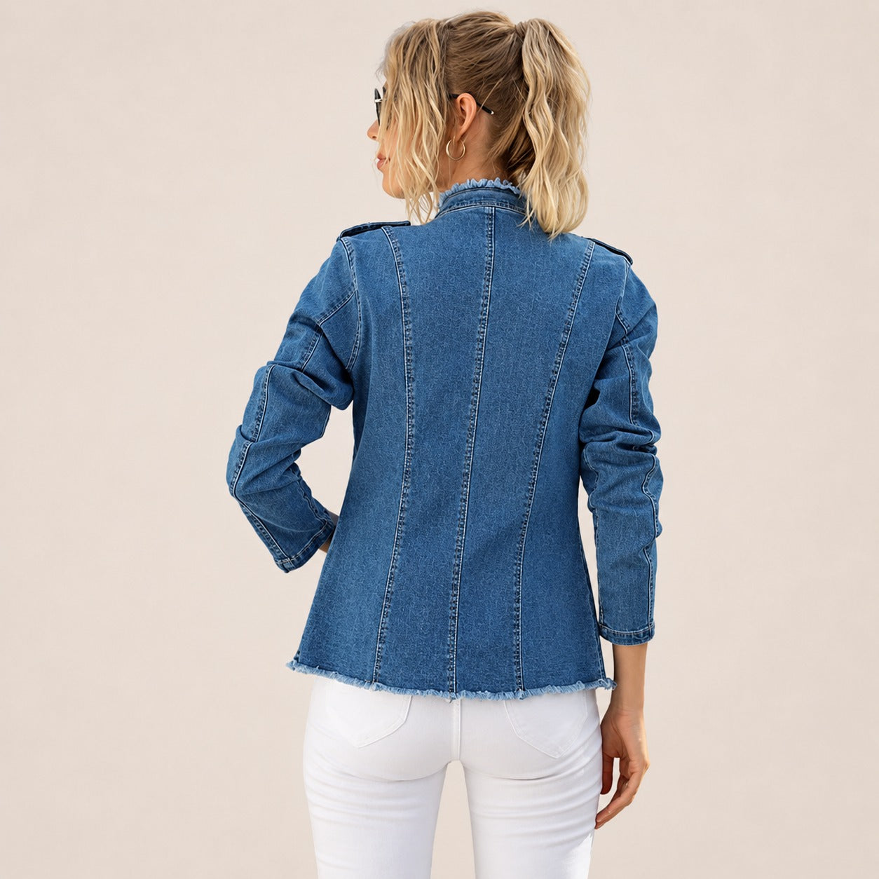 Jeansjacke Almina™ mit strukturierter Passform und ausgefransten Abschlüssen
