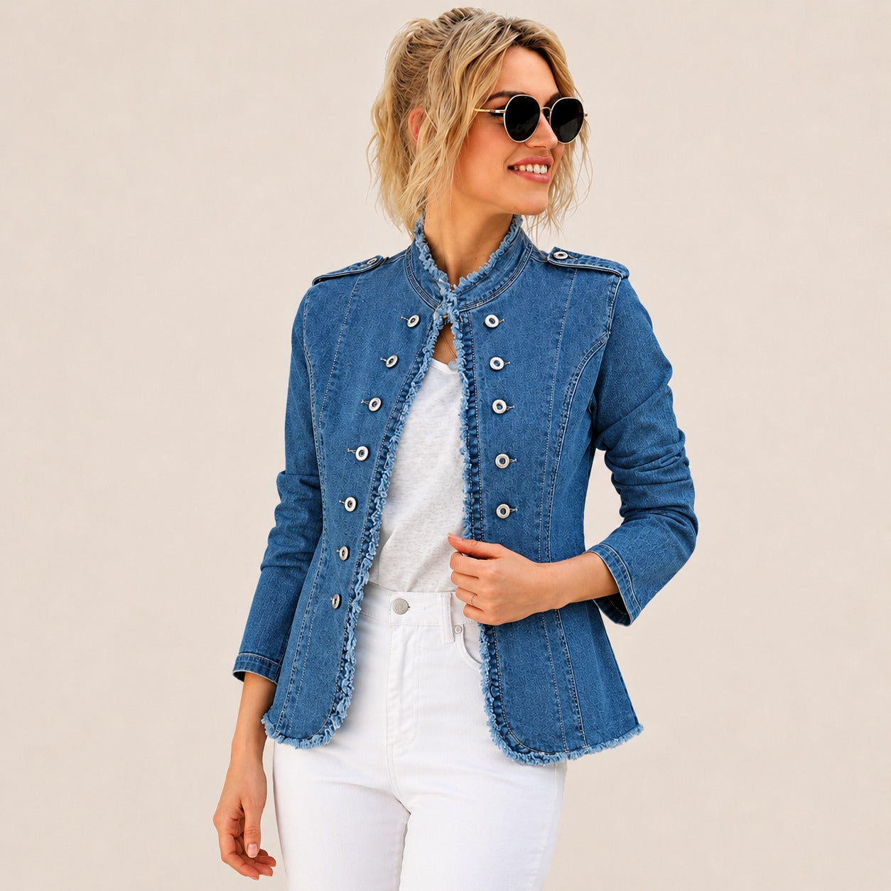 Jeansjacke Almina™ mit strukturierter Passform und ausgefransten Abschlüssen