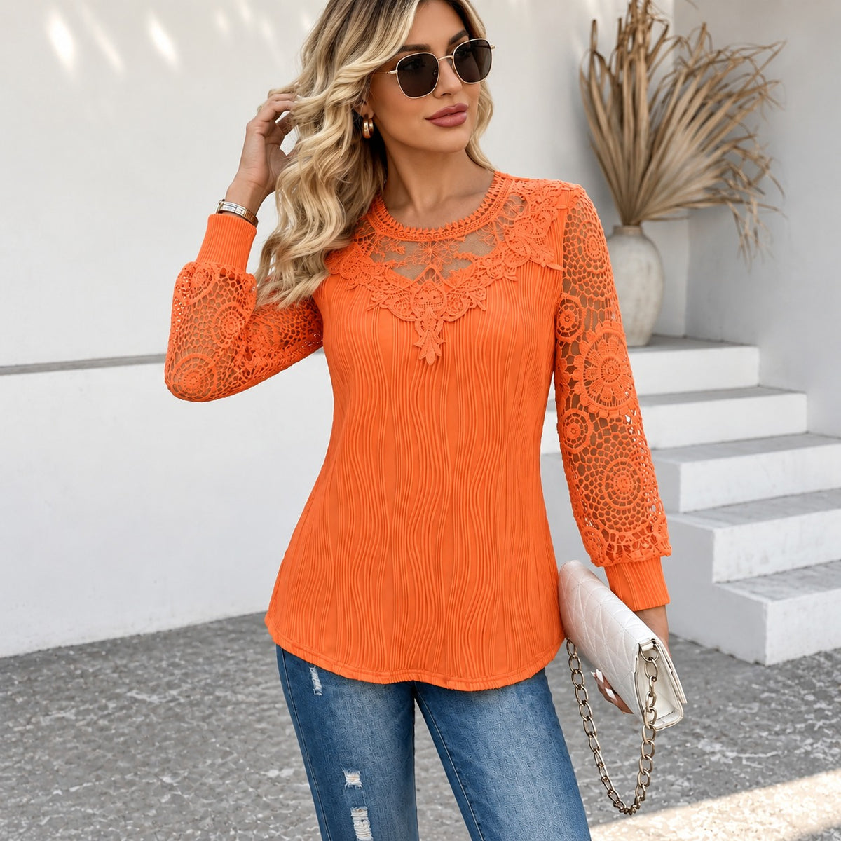 Ronja™ Bluse mit Lochspitze, langen Ärmeln und Stickdetail am Ausschnitt