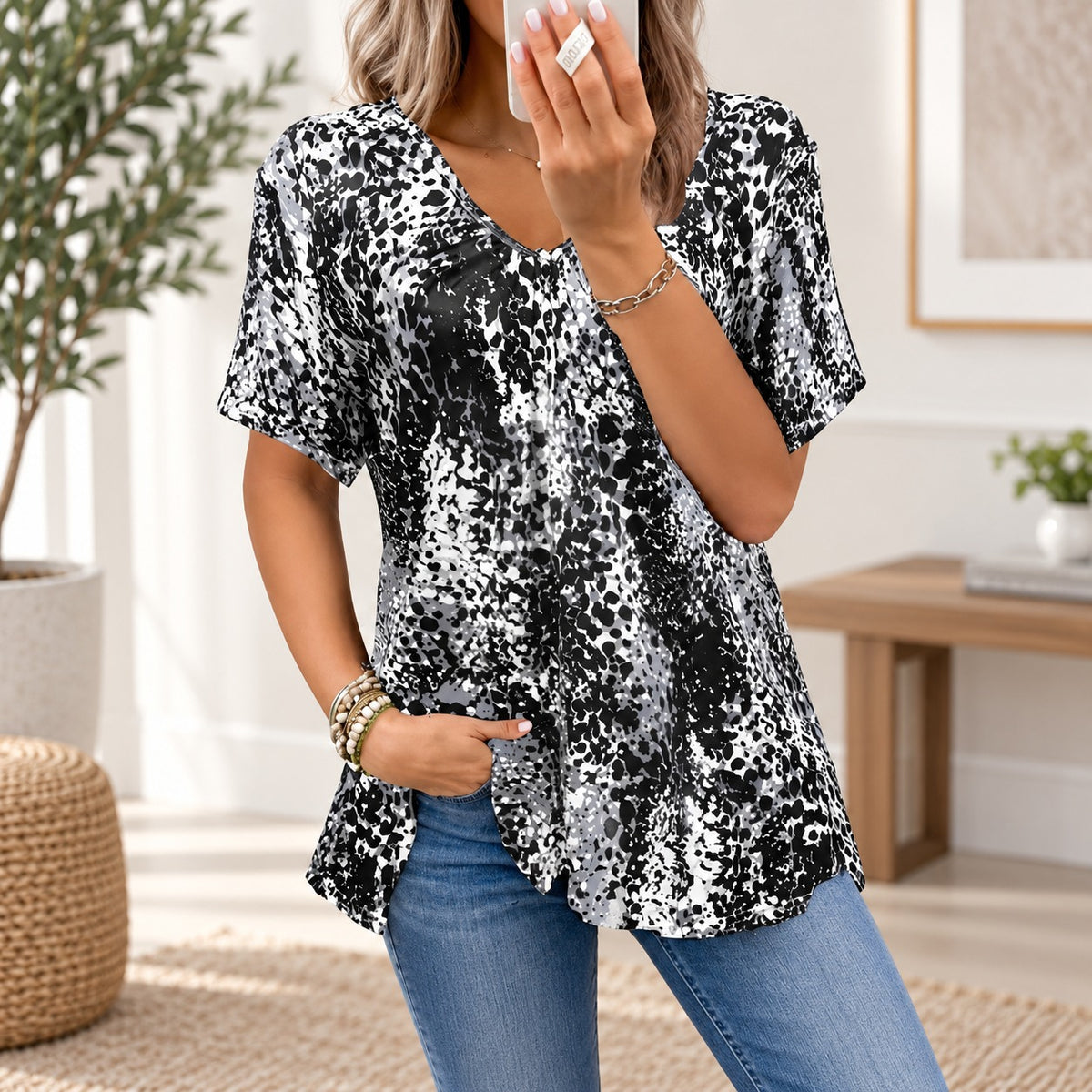 Romy™ Bluse mit Animal-Print, V-Ausschnitt und kurzen Ärmeln