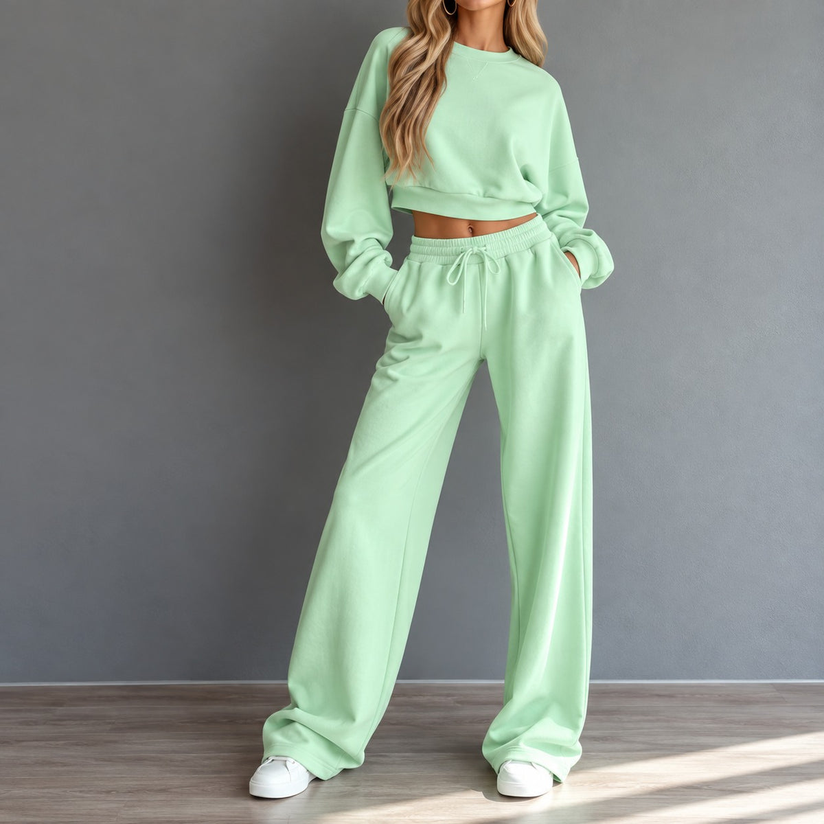 Zweiteiler Yvonne™ mit kurzem Oberteil und weiter Hose mit Kordelzug