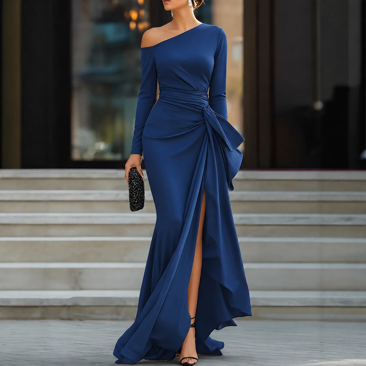 Kleid Vivienne™ mit Asymmetrischem Ausschnitt, Drapierung an der Taille und Vorderseitigem Schlitz