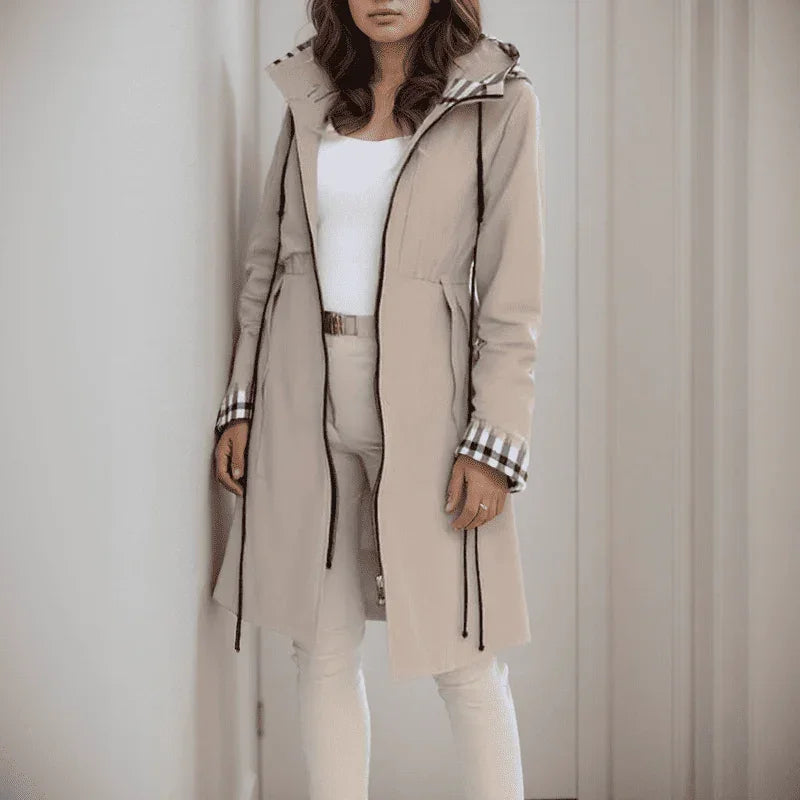 BerlinCraft™ Mantel mit Urbanen Cutouts und Hochwertigen Details / Verleihen Sie Ihrem Winterlook einen Hauch von Chic!
