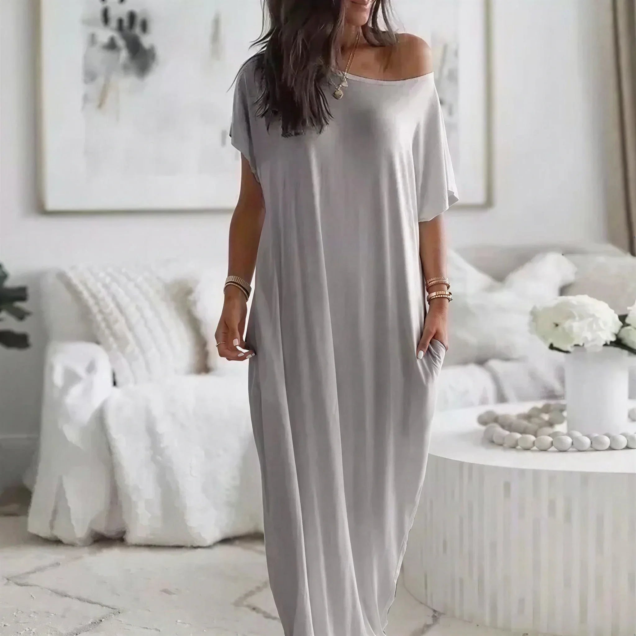 Daphne™ Maxikleid mit weitem Ausschnitt und Seitentaschen