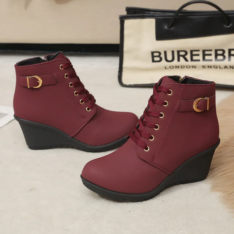 Stiefeletten Vittara™ mit Keilabsatz und Seitlichem Reißverschluss