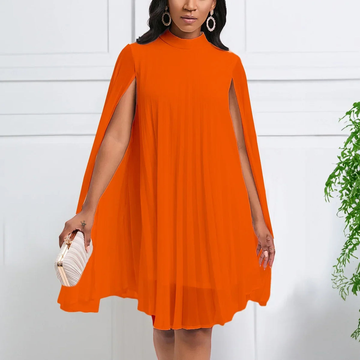 Lumera™ Kleid mit Stehkragen, Langen Cape-Ärmeln und Fließendem Fall