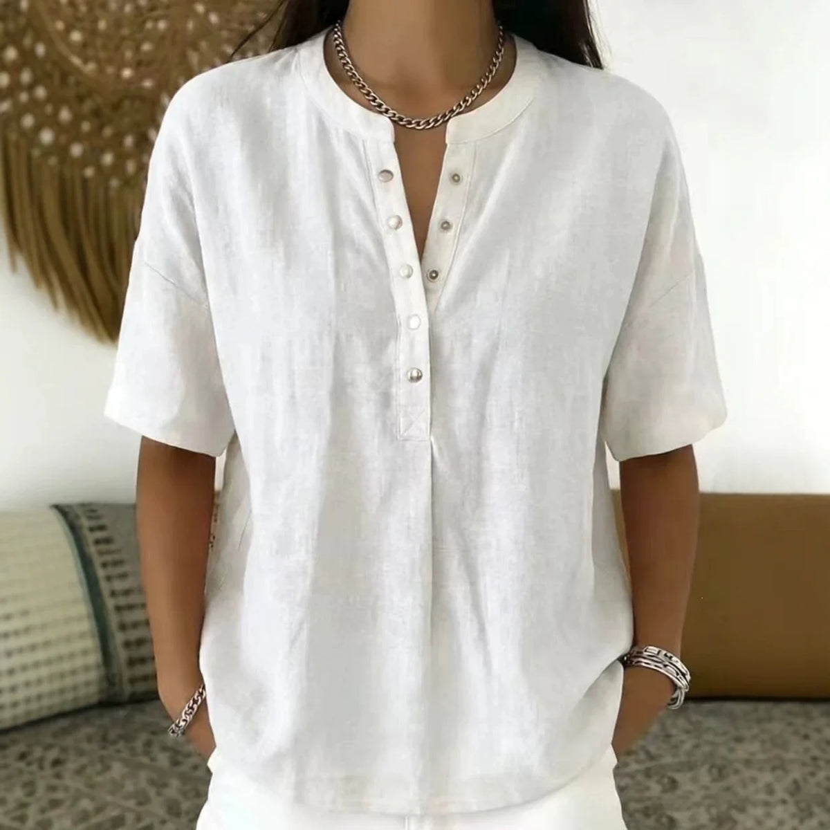 Bluse Ambrina™ mit Zarten Knöpfen am Ausschnitt und Lockerem Schnitt
