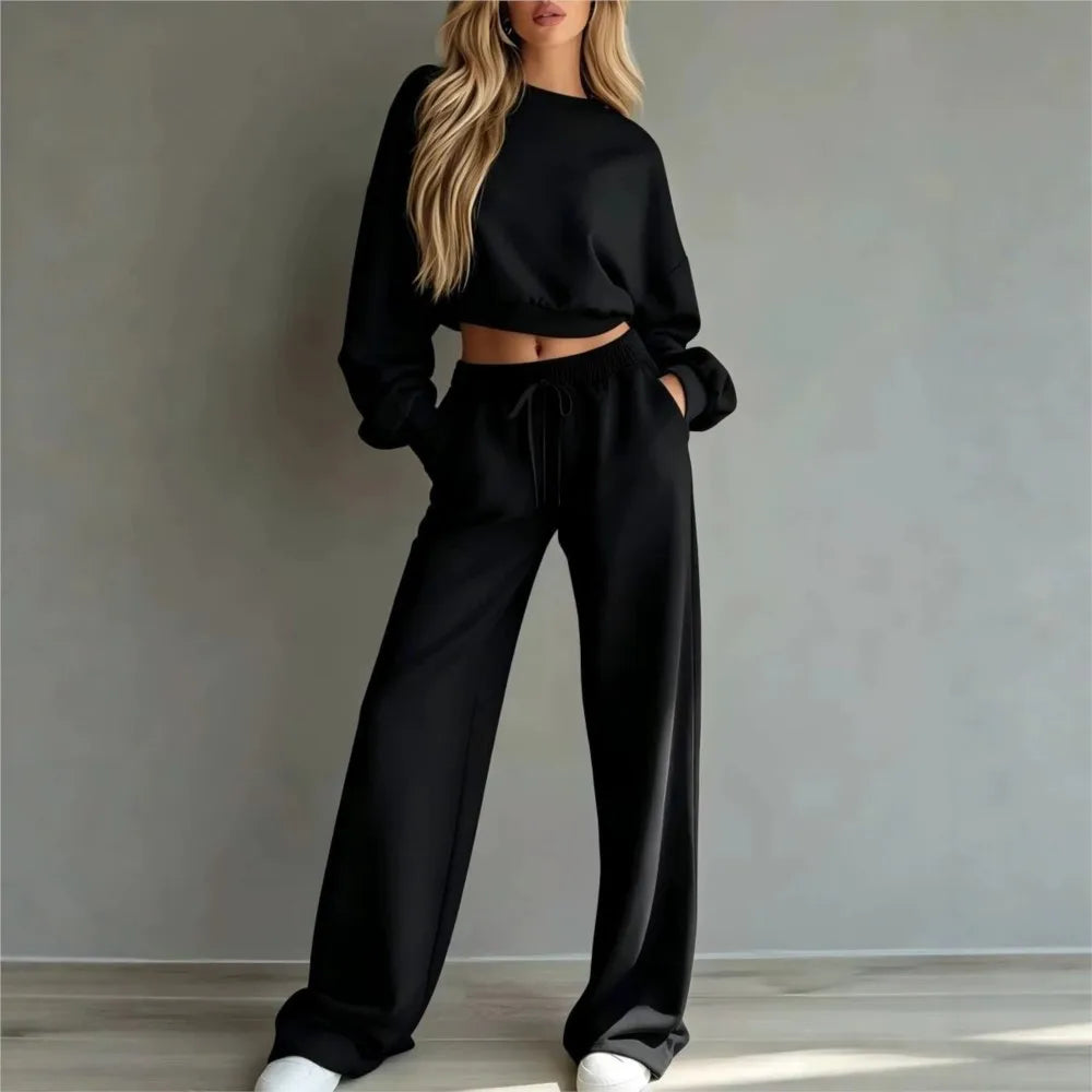 Zweiteiler Yvonne™ mit kurzem Oberteil und weiter Hose mit Kordelzug