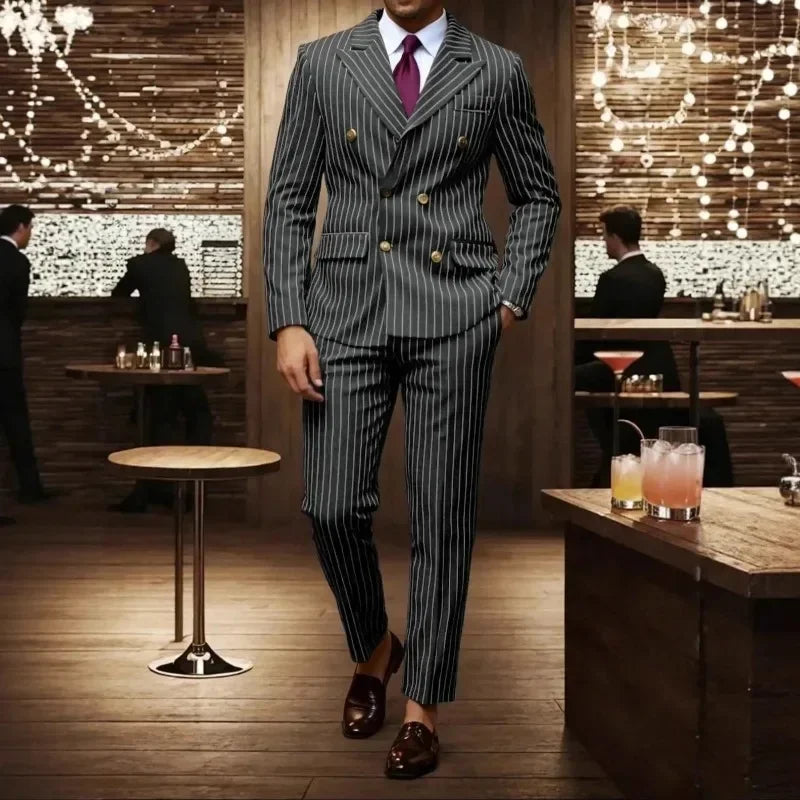 Maßgeschneiderter Monarch™-Anzug mit Kreidestreifen im Premium-Business-Stil