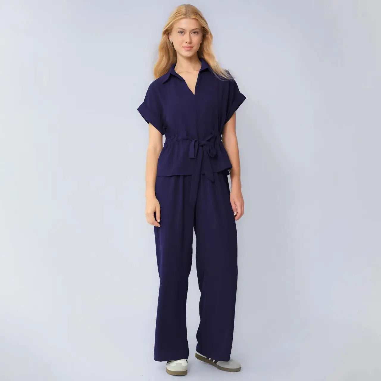 Zweiteiler Marlena™ mit Oberteil mit Bindegürtel und weiter Hose.