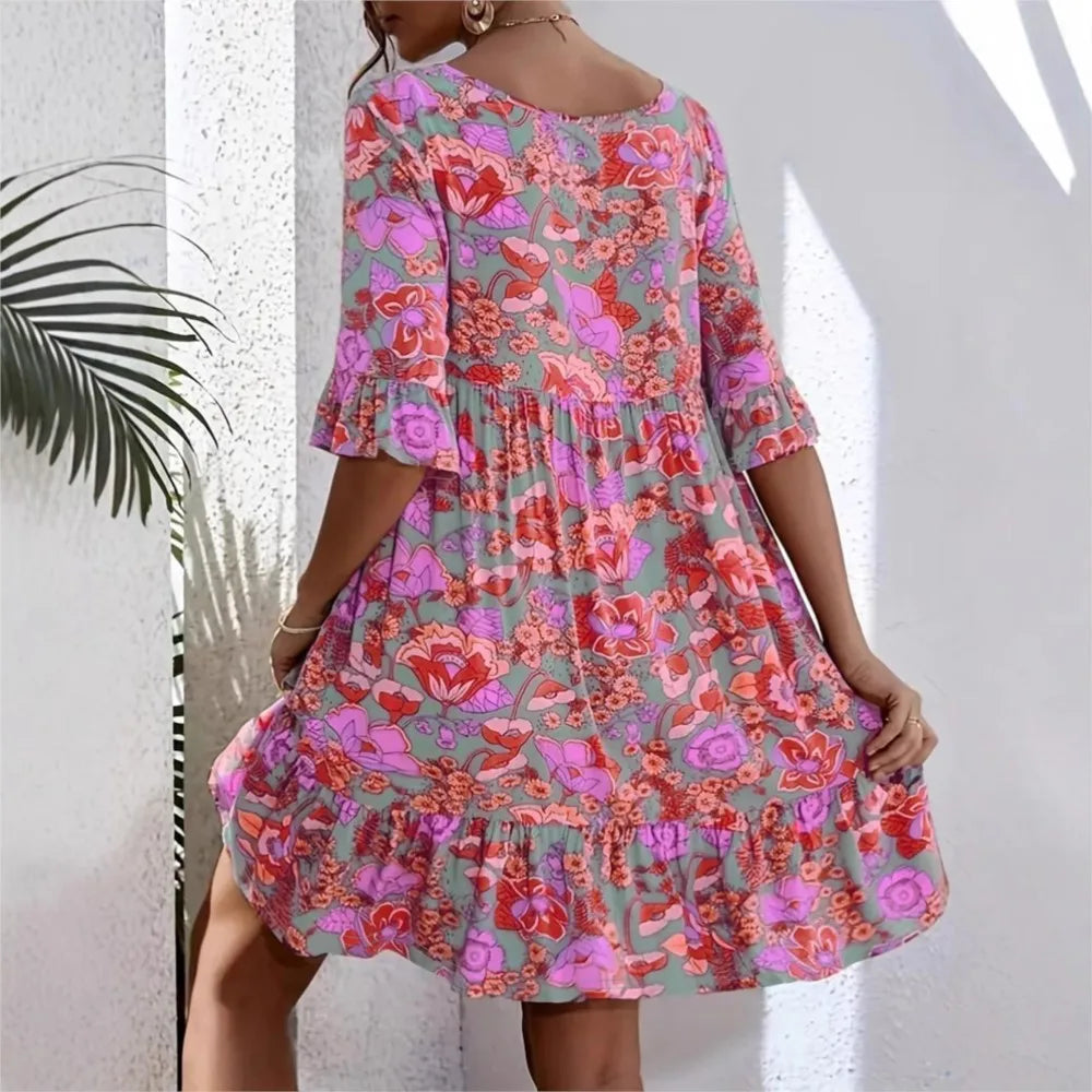 Sina™ Kleid mit floralem Muster, 3/4-Ärmeln und Raffung unter der Brust