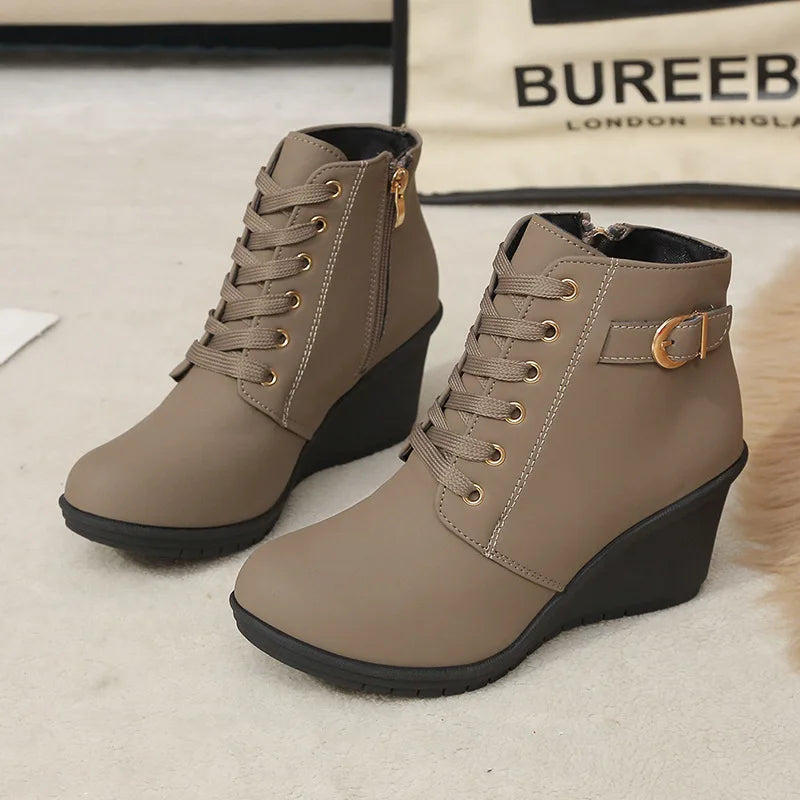 Stiefeletten Vittara™ mit Keilabsatz und Seitlichem Reißverschluss
