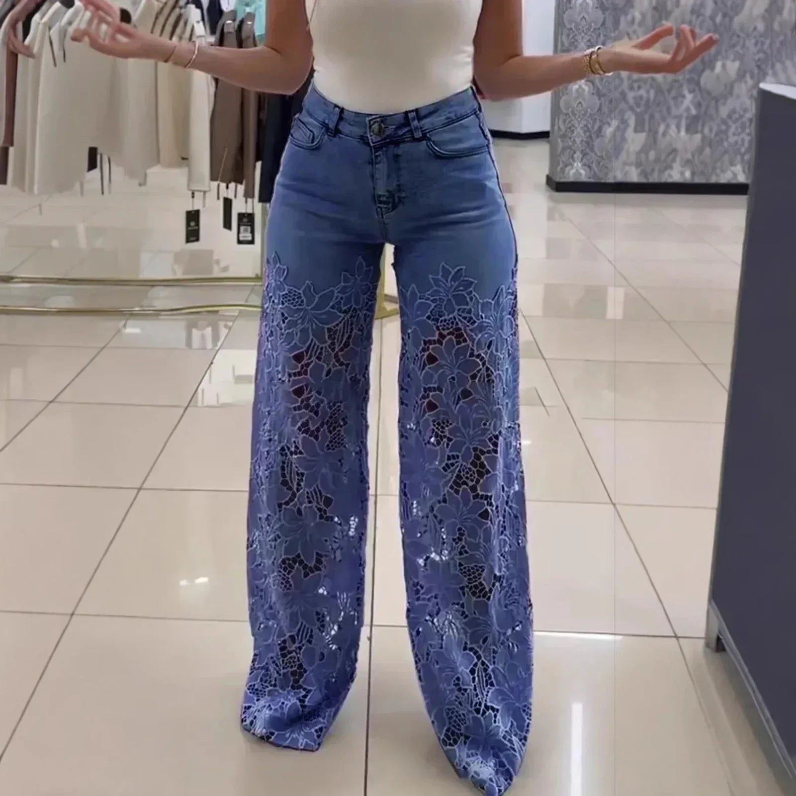 Bethania™ Jeans aus Modernem Denim mit Handgefertigter Blumen-Spitze
