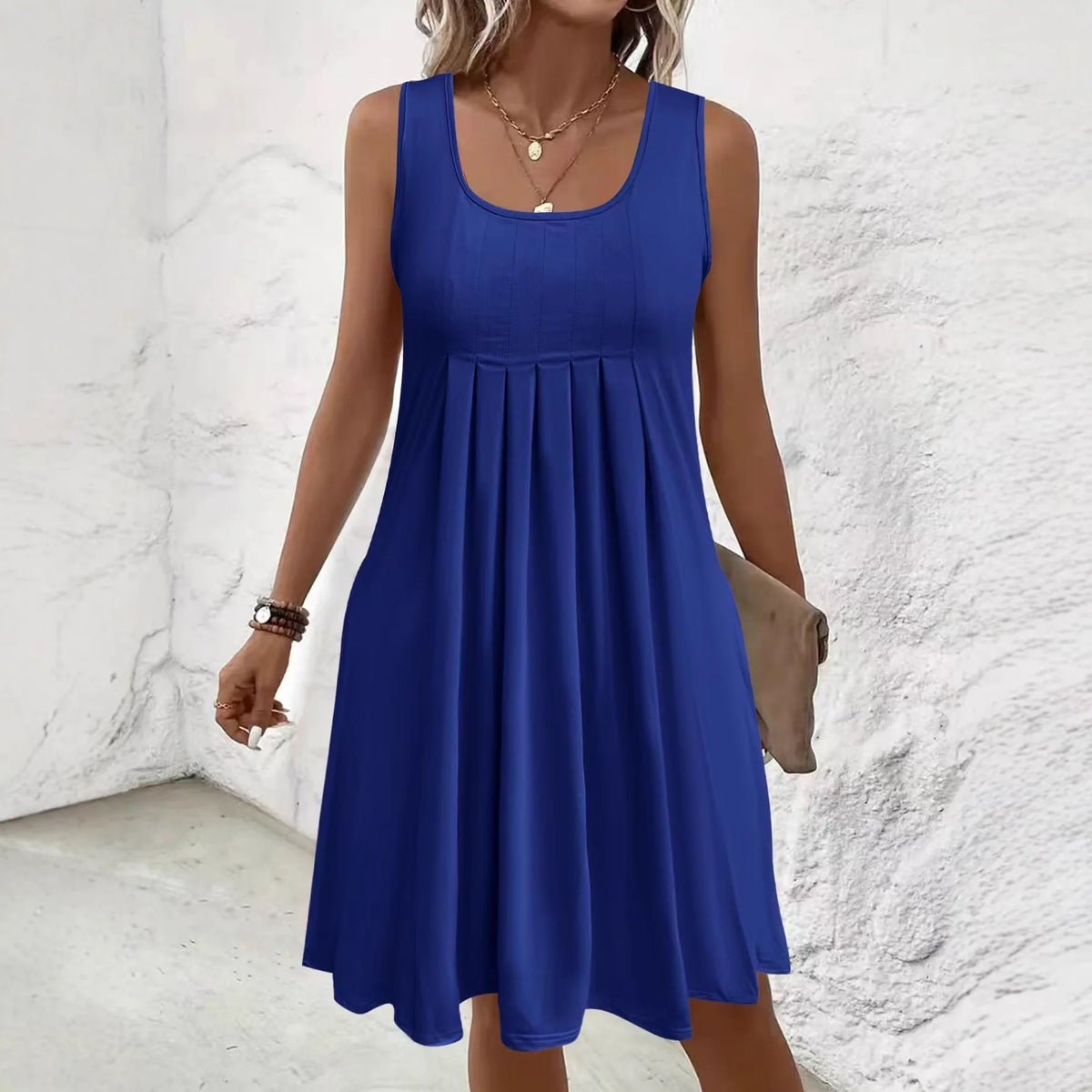 Plisseekleid Valessa™ mit Breiten Trägern und Rundhalsausschnitt