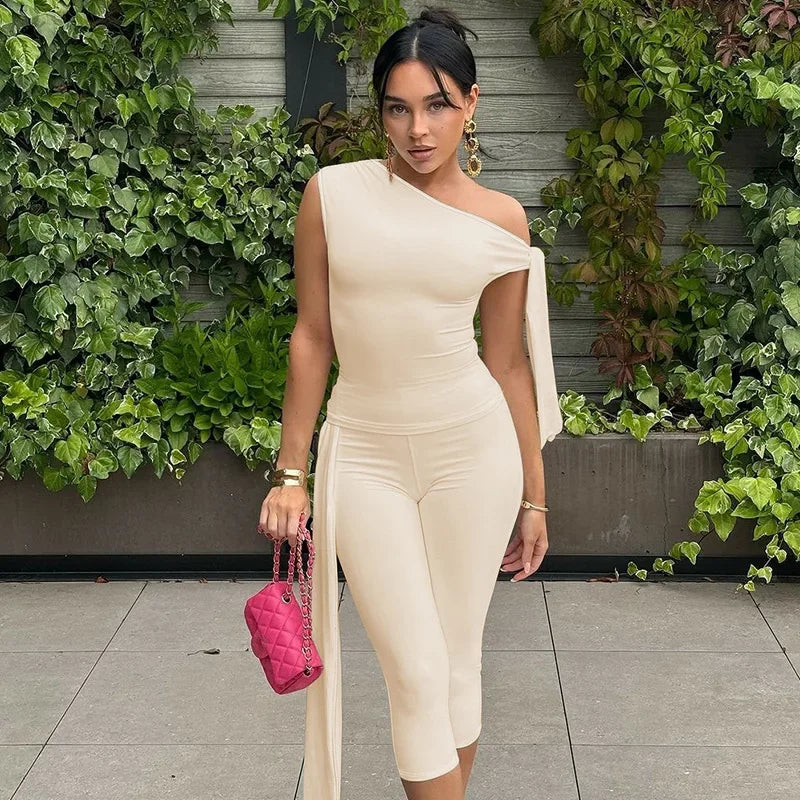 Odessa™ Set mit One-Shoulder-Bluse und Eleganter Caprihose