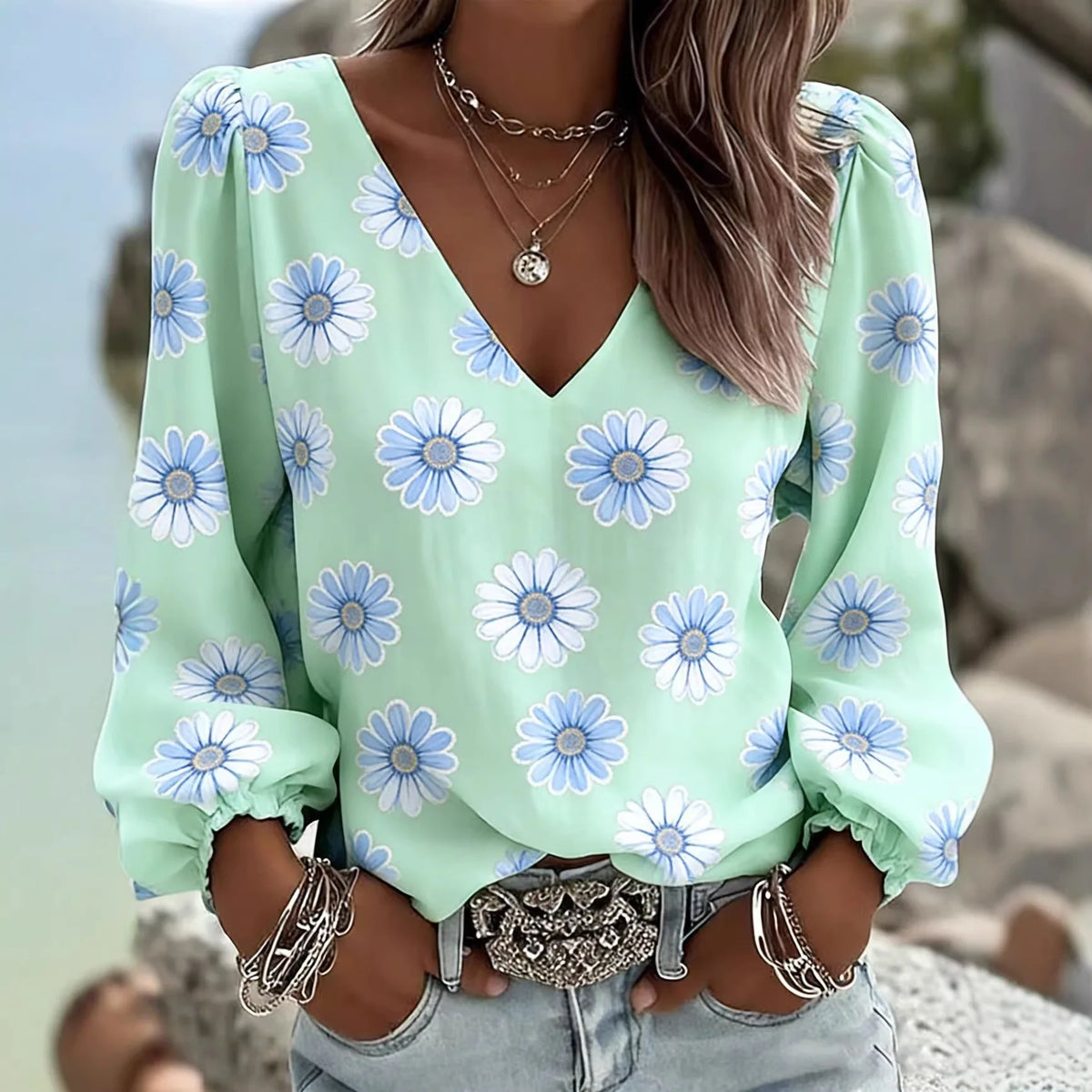 Merle™ Bluse mit V-Ausschnitt, langen Ärmeln und gerafften Bündchen