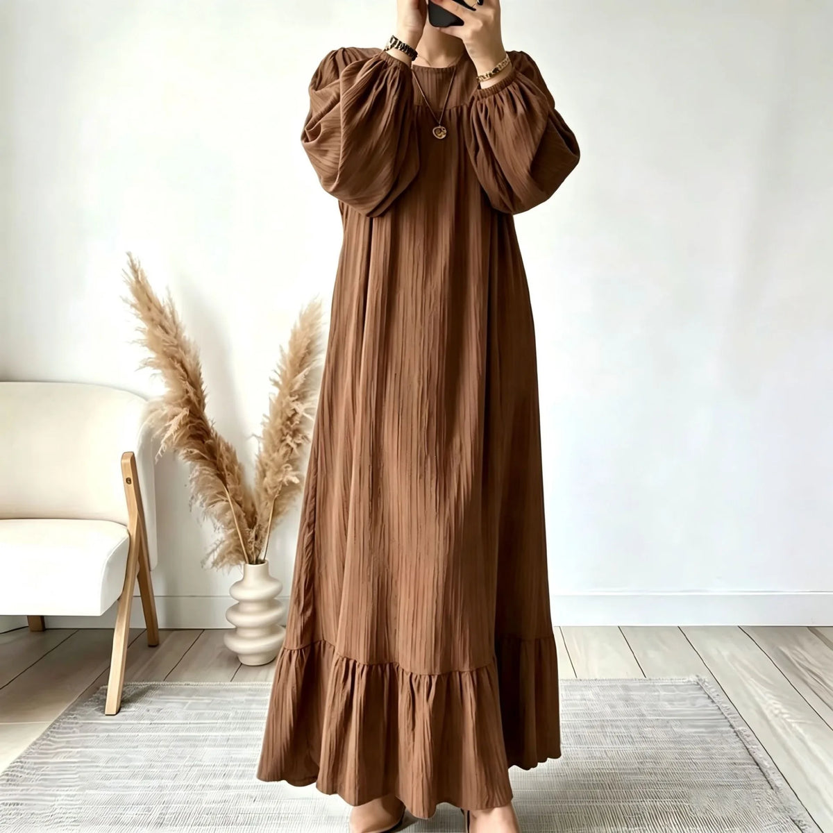 Kleid Frieda™ mit voluminösen Ärmeln, weitem Schnitt und Volantsaum