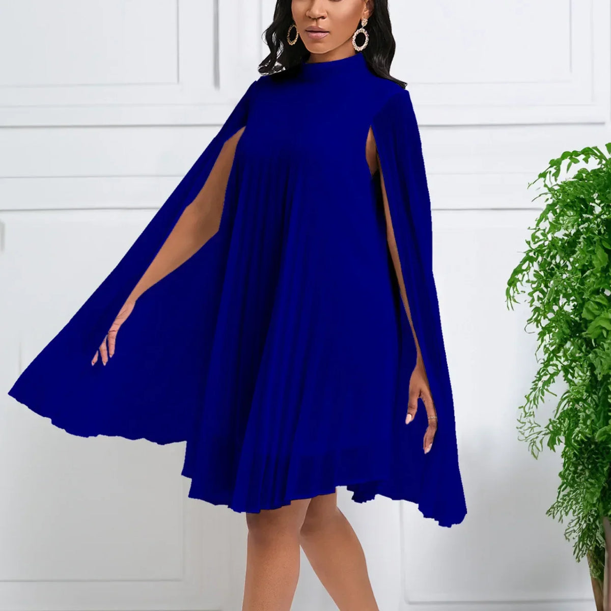 Lumera™ Kleid mit Stehkragen, Langen Cape-Ärmeln und Fließendem Fall