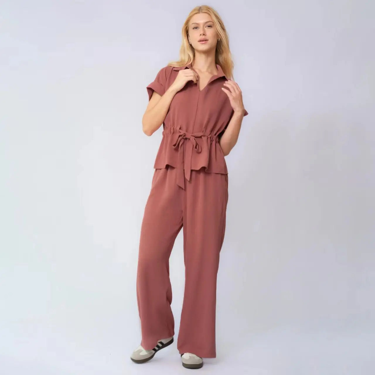 Zweiteiler Marlena™ mit Oberteil mit Bindegürtel und weiter Hose.