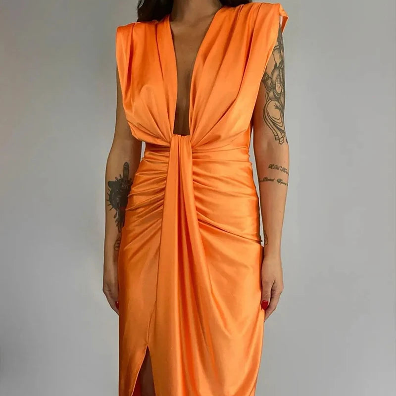 Kaelis™ Kleid mit Raffiniertem Design und Moderner Drapierung