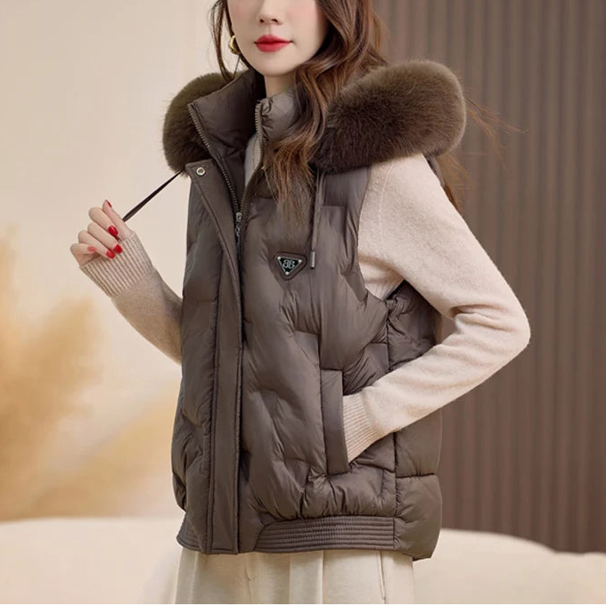 Softline Édition™ Steppweste mit Abnehmbarem Kunstpelzkragen / Die Eleganteste Schicht des Winters!