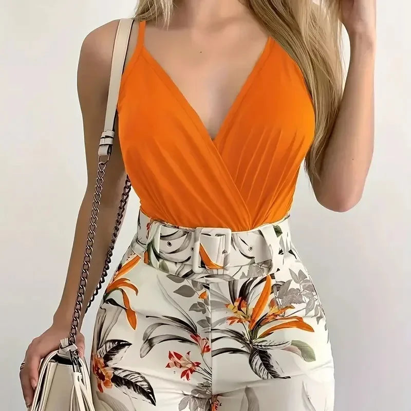Blütenzauber™ Set Mit Floraler Shorts und Zarter Bluse.