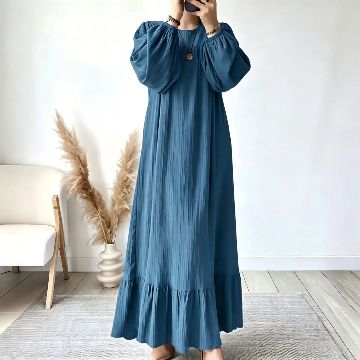 Kleid Frieda™ mit voluminösen Ärmeln, weitem Schnitt und Volantsaum