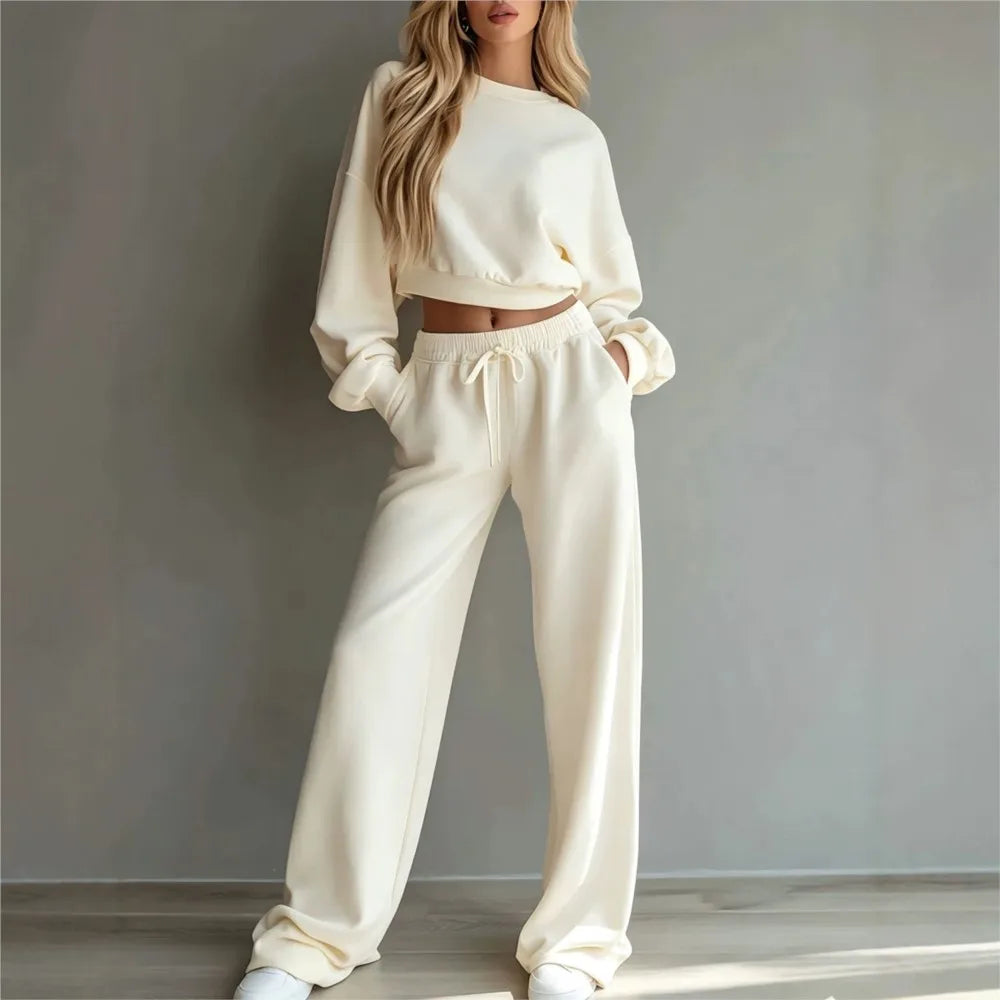 Zweiteiler Yvonne™ mit kurzem Oberteil und weiter Hose mit Kordelzug