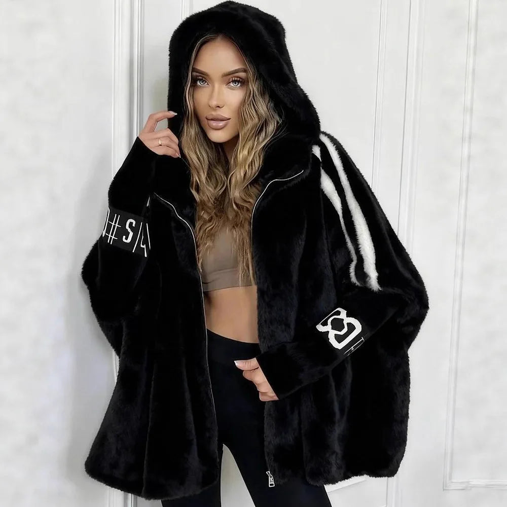 WinterFlausch™ - Jacke aus Ultraweichem Plüsch mit Kapuze und Oversize-Design / Die Perfekte Balance Zwischen Komfort und Stil in Diesem Winter!