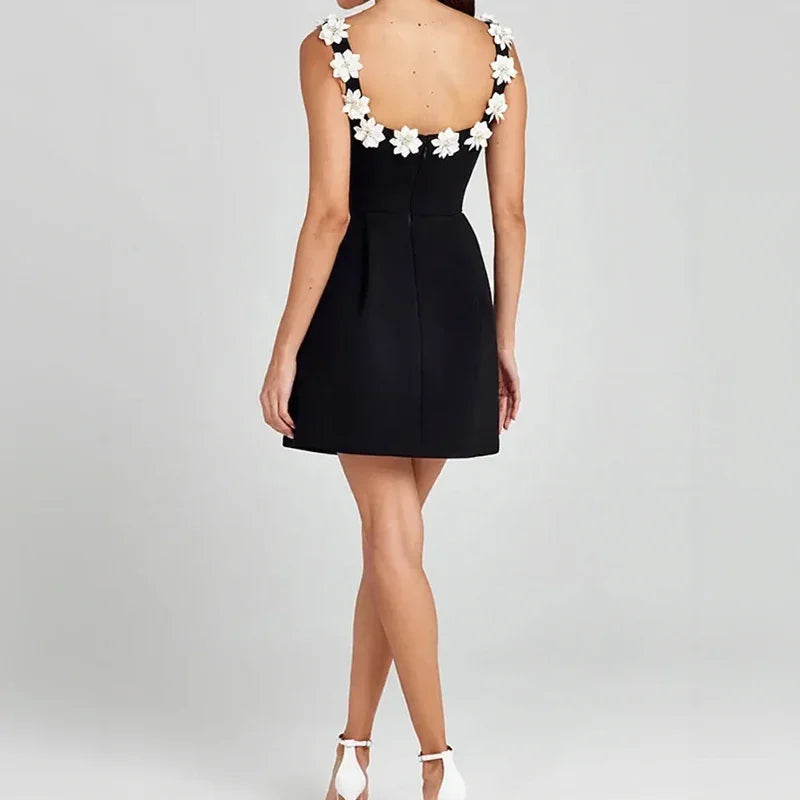 Bellaflora™-Kleid mit Floralen Applikationen am Ausschnitt und Eleganter Passform