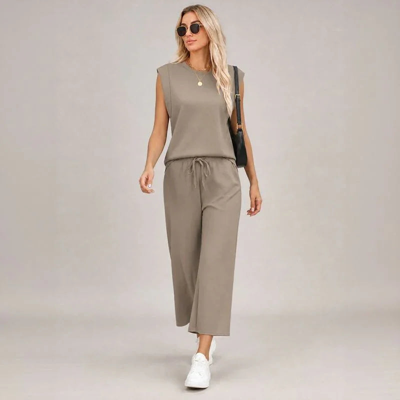 Aya™ Set Tanktop mit markanter Schulterpartie und Cropped Hose mit Kordelzug