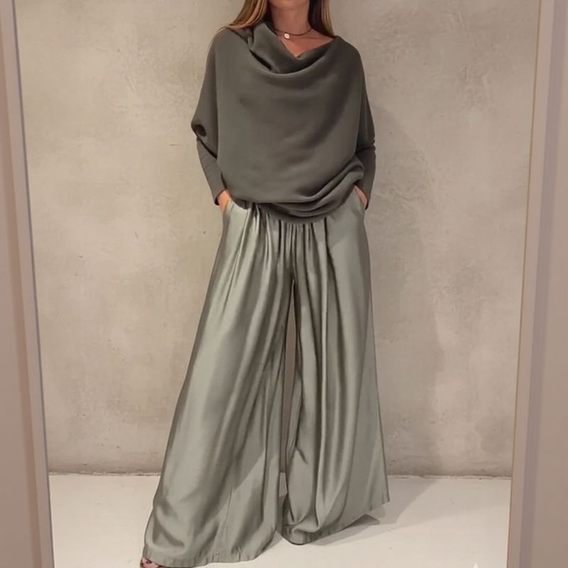 Nysa™-Set mit Satinhose und Bluse aus hochwertigem Strickstoff / Gemütlichkeit und Eleganz mit dezentem Luxus.