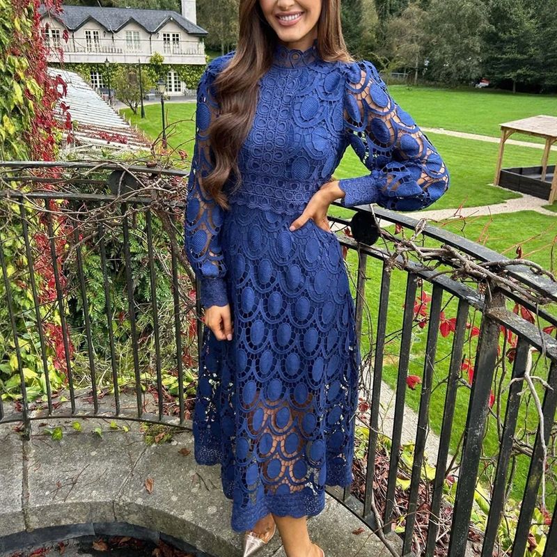 Leonor™-Kleid aus handgefertigter Spitze mit feiner Verarbeitung / Luxuriöse Eleganz mit Haltung und Klasse!