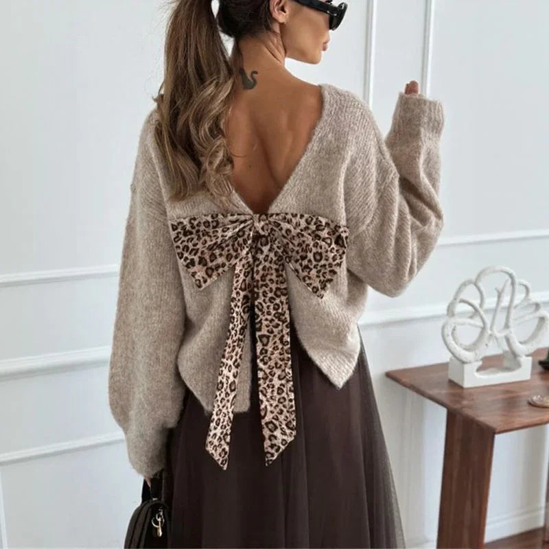 Noémie™-Set mit weicher Strickbluse und Animal-Print-Schleife am Rücken / Gemütliche Eleganz mit überraschendem Charme!