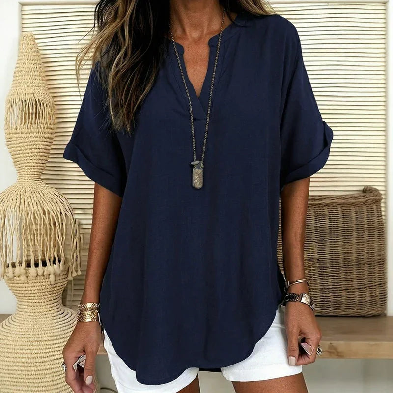 Maya™ Bluse mit Zart Gerundetem Saum und V-Ausschnitt mit Cut-out