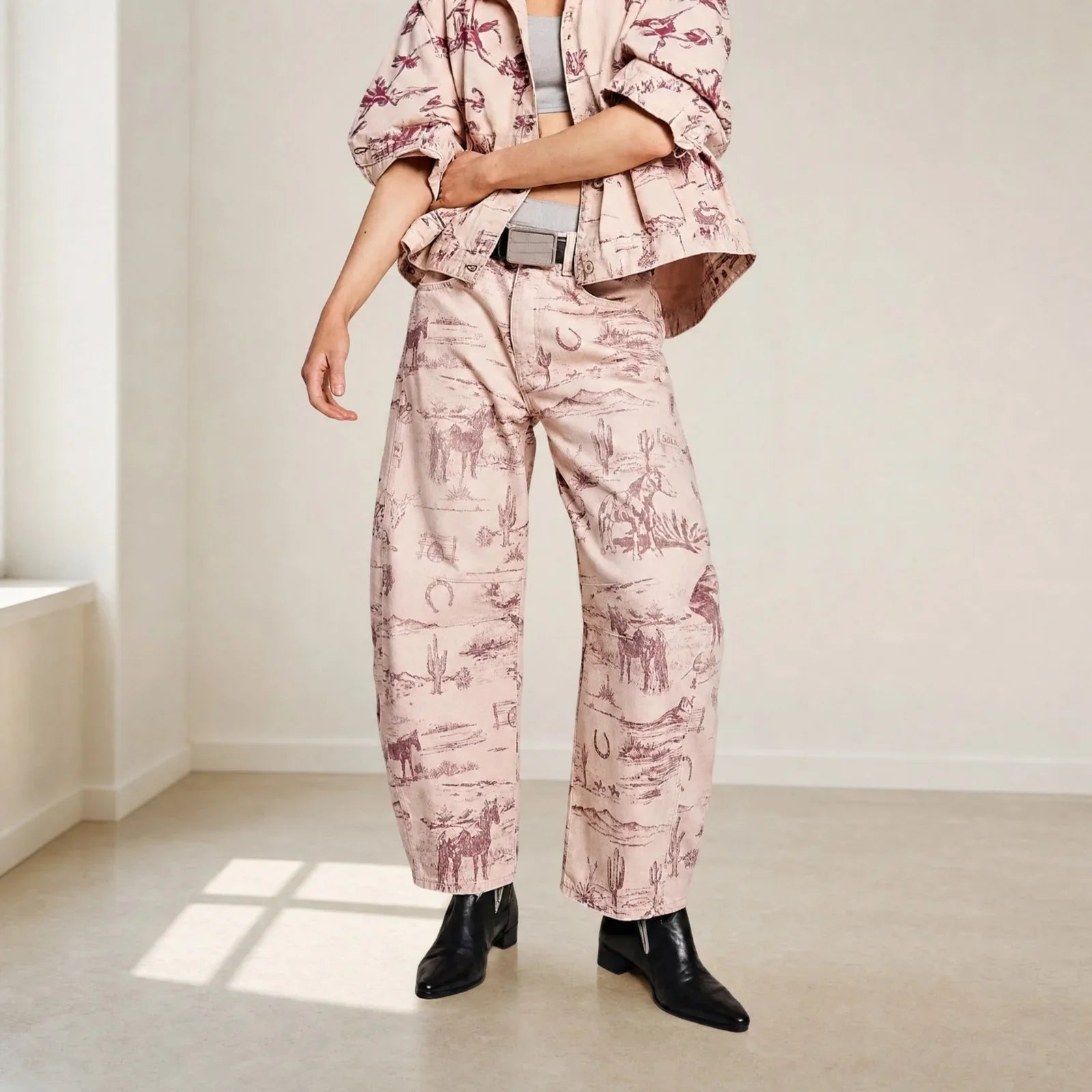 Alvida™ Hose mit Blumenmuster und weitem Fall