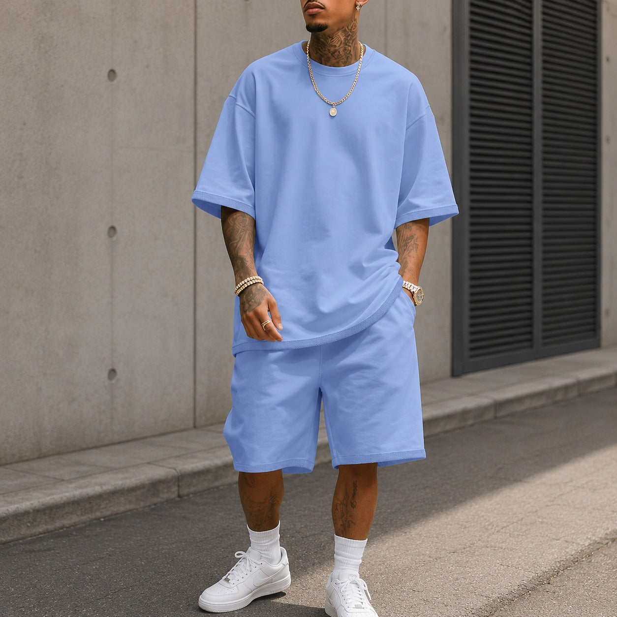 Adrian™ Set mit Cleanem Look und Weiter Passform