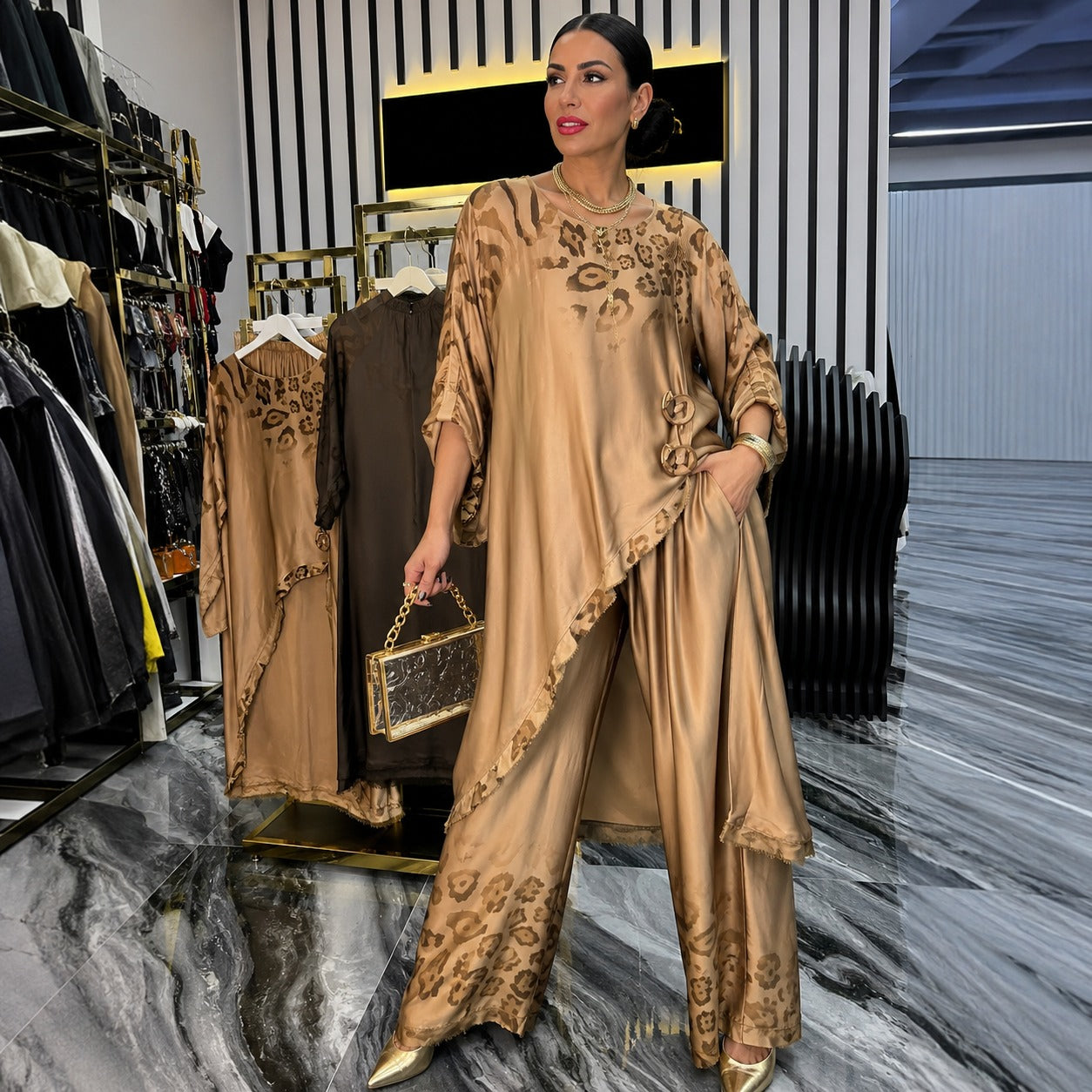Lavinia™ Set mit Satin-Finish, Asymmetrischem Design und Animal-Print