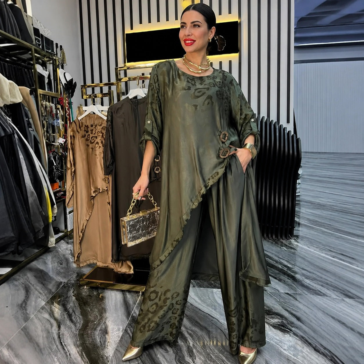 Lavinia™ Set mit Satin-Finish, Asymmetrischem Design und Animal-Print