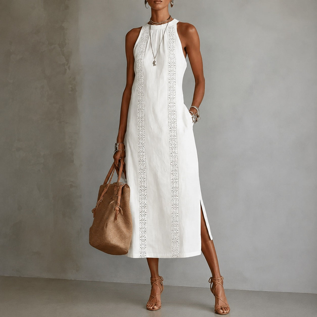 Coralie™ Kleid mit Godetrock, hohem Ausschnitt und vertikalen Ornamentdetails