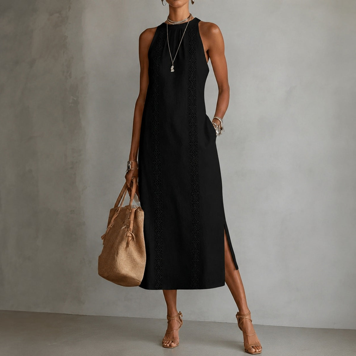 Coralie™ Kleid mit Godetrock, hohem Ausschnitt und vertikalen Ornamentdetails