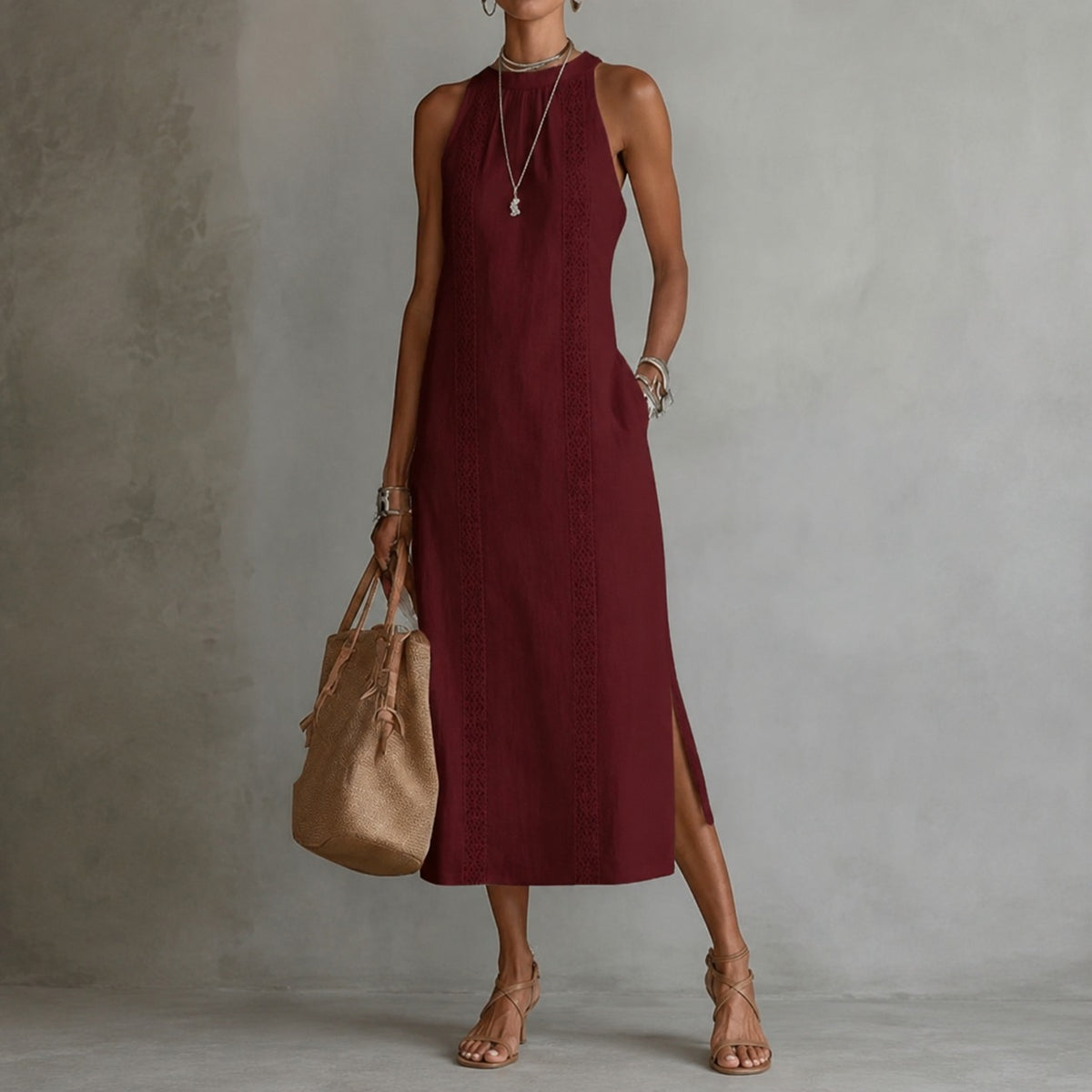 Coralie™ Kleid mit Godetrock, hohem Ausschnitt und vertikalen Ornamentdetails
