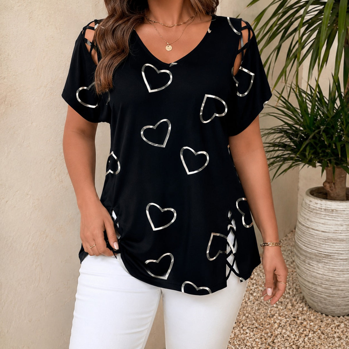 Bluse Sarah™ mit glänzendem Herzprint und Schulter-Cut-outs