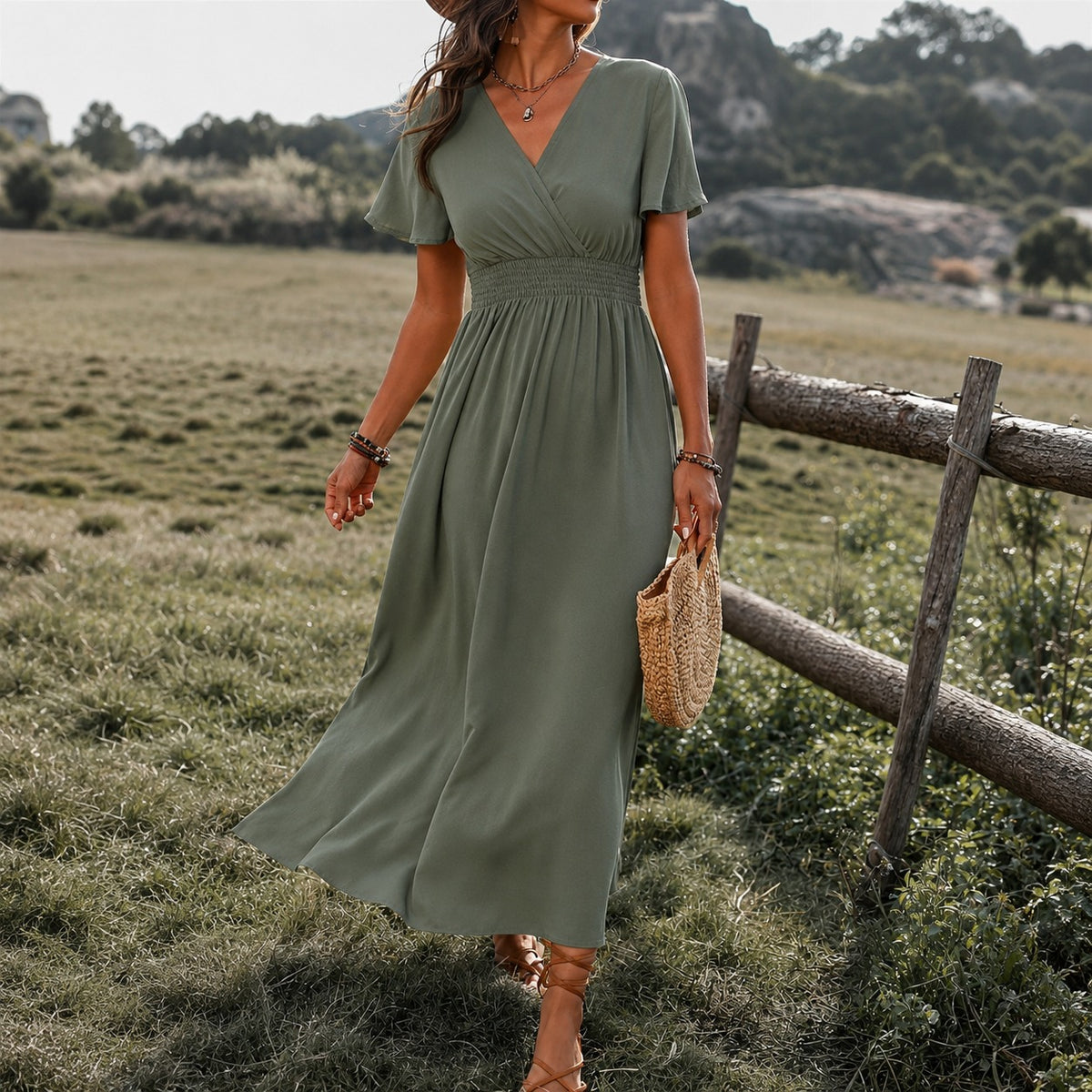 Kleid Linnea™ mit Wickel-V-Ausschnitt, geraffter Taille und Seitenschlitz