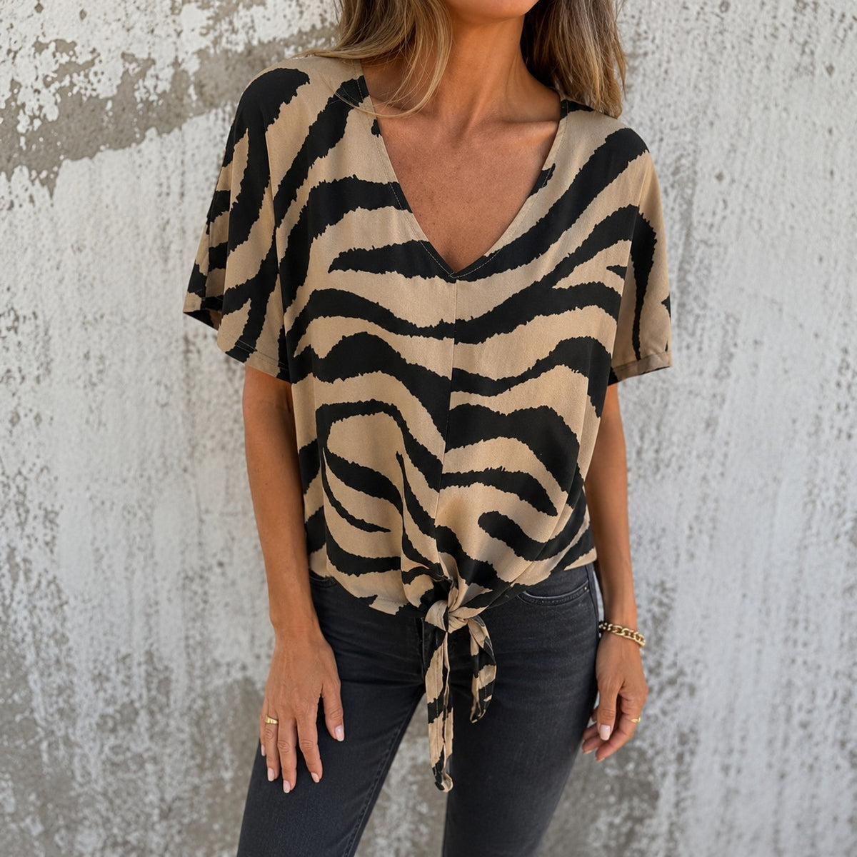 Marlis™ Bluse mit Animal-Print, V-Ausschnitt und Bindeknoten vorne