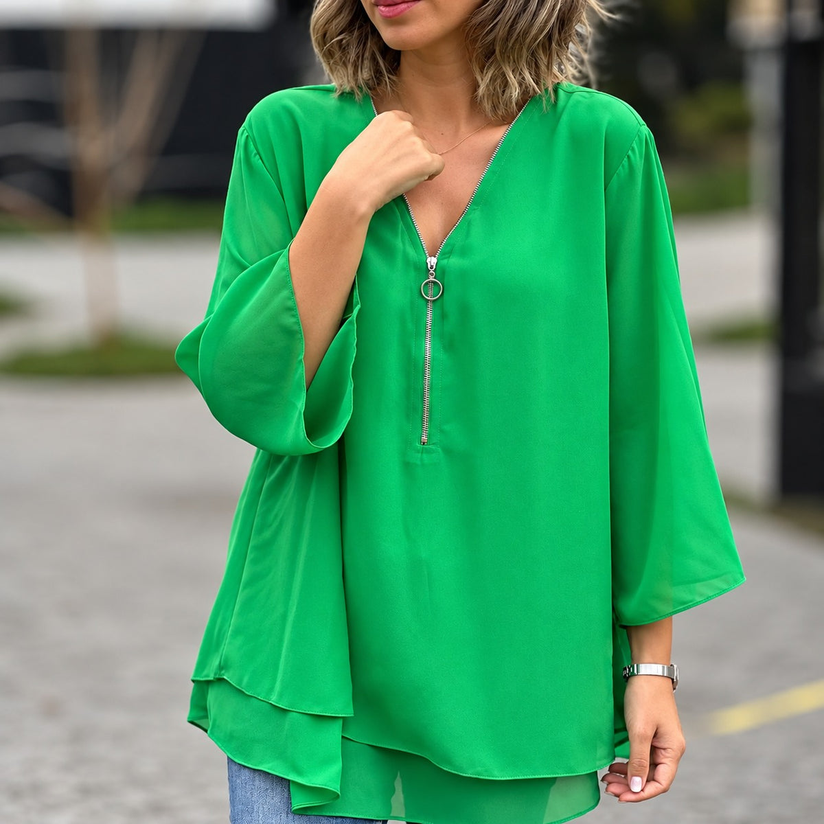 Bluse Livia™ mit Frontreißverschluss, weitem Schnitt und Lagensaum