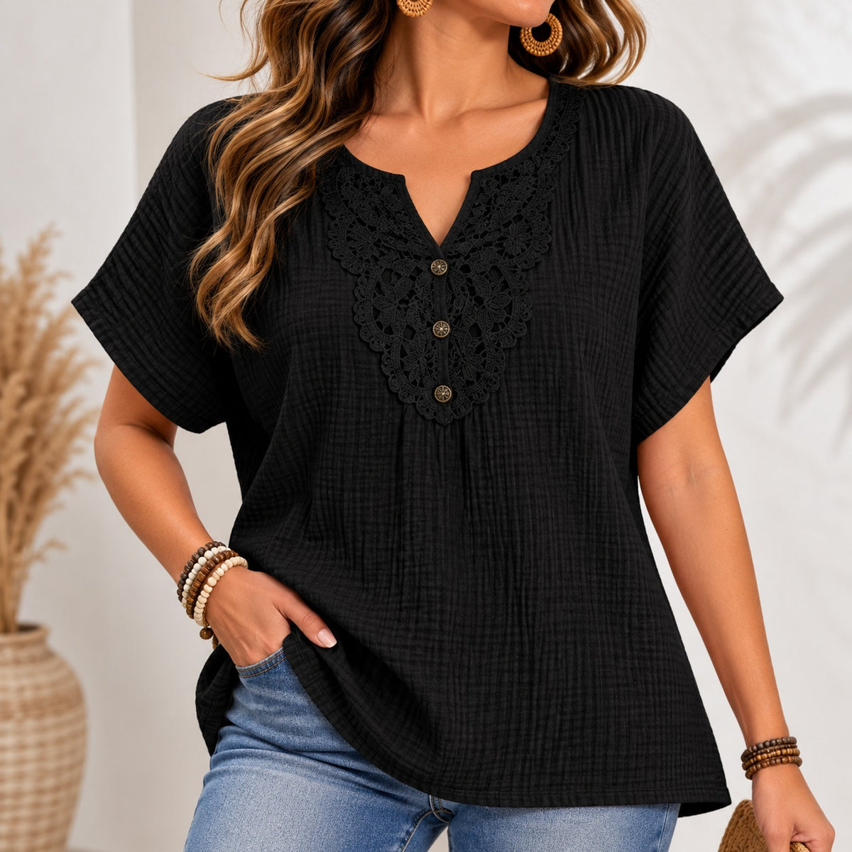 Nelea™ Bluse mit ornamentaler Spitze am Ausschnitt und lockerer Passform
