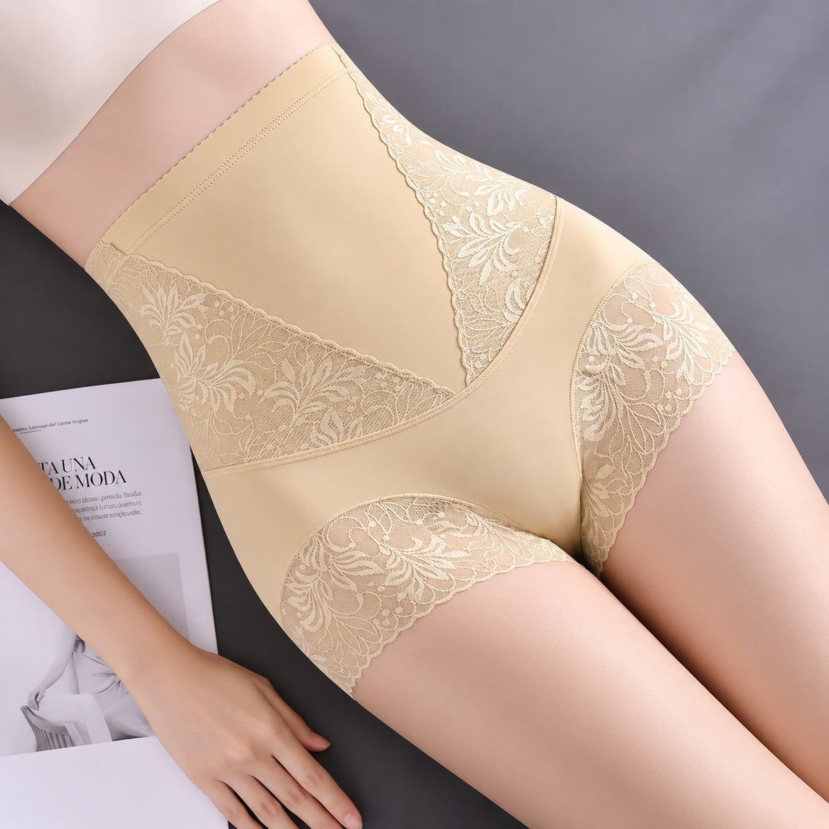 Miederhose Frieda™ mit hoher Taille und floralen Spitzeneinsätzen