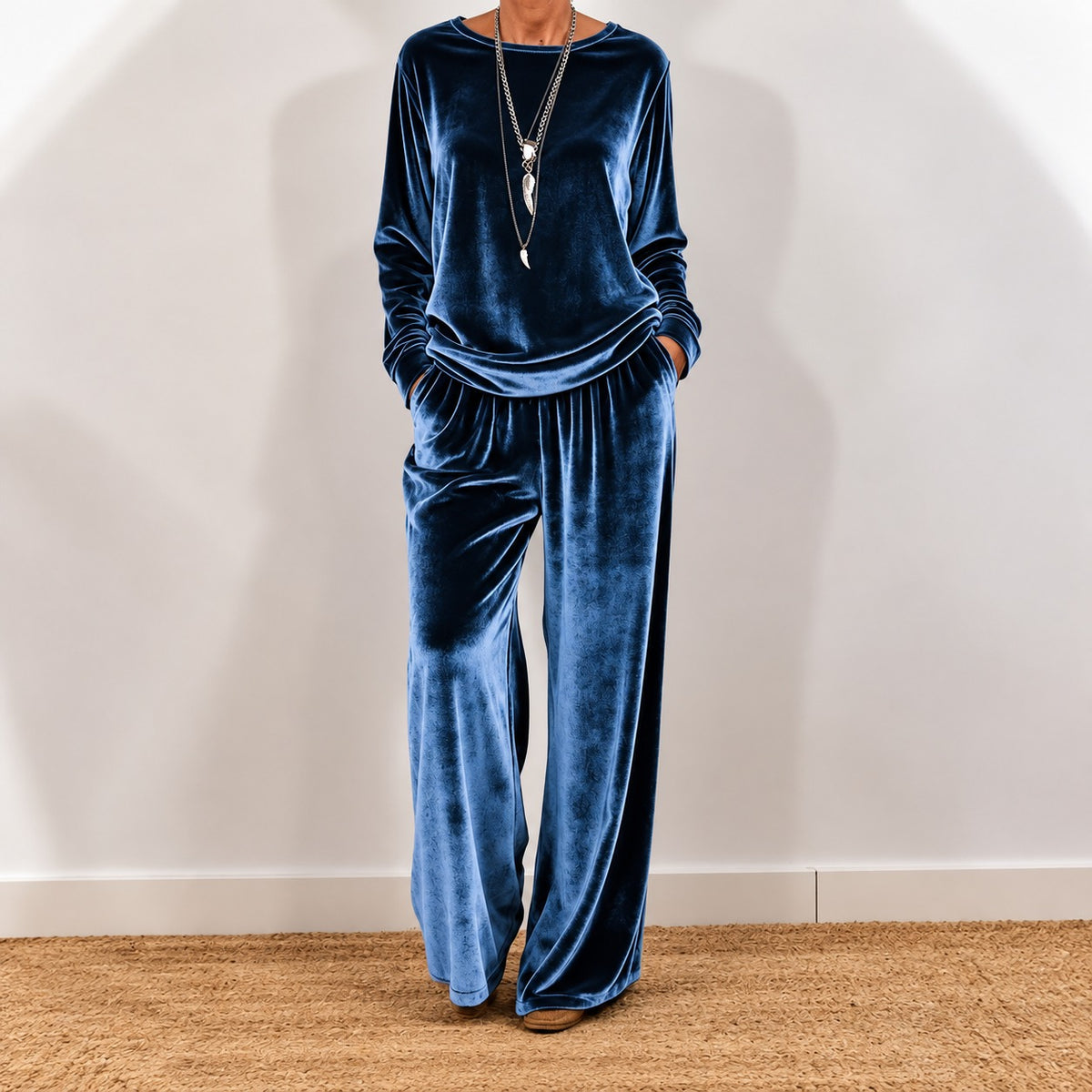 Set Marlene™ aus Samt mit Langarmoberteil und weit geschnittener Hose